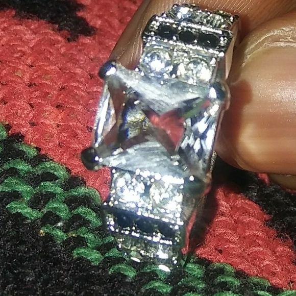 White Rhodium white gem ring - Picture 4 of 6